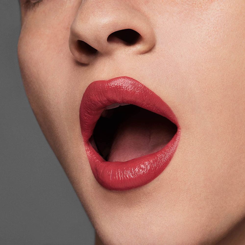 PURE COLOR CREME LIPSTICK (LABIAL EN BARRA)